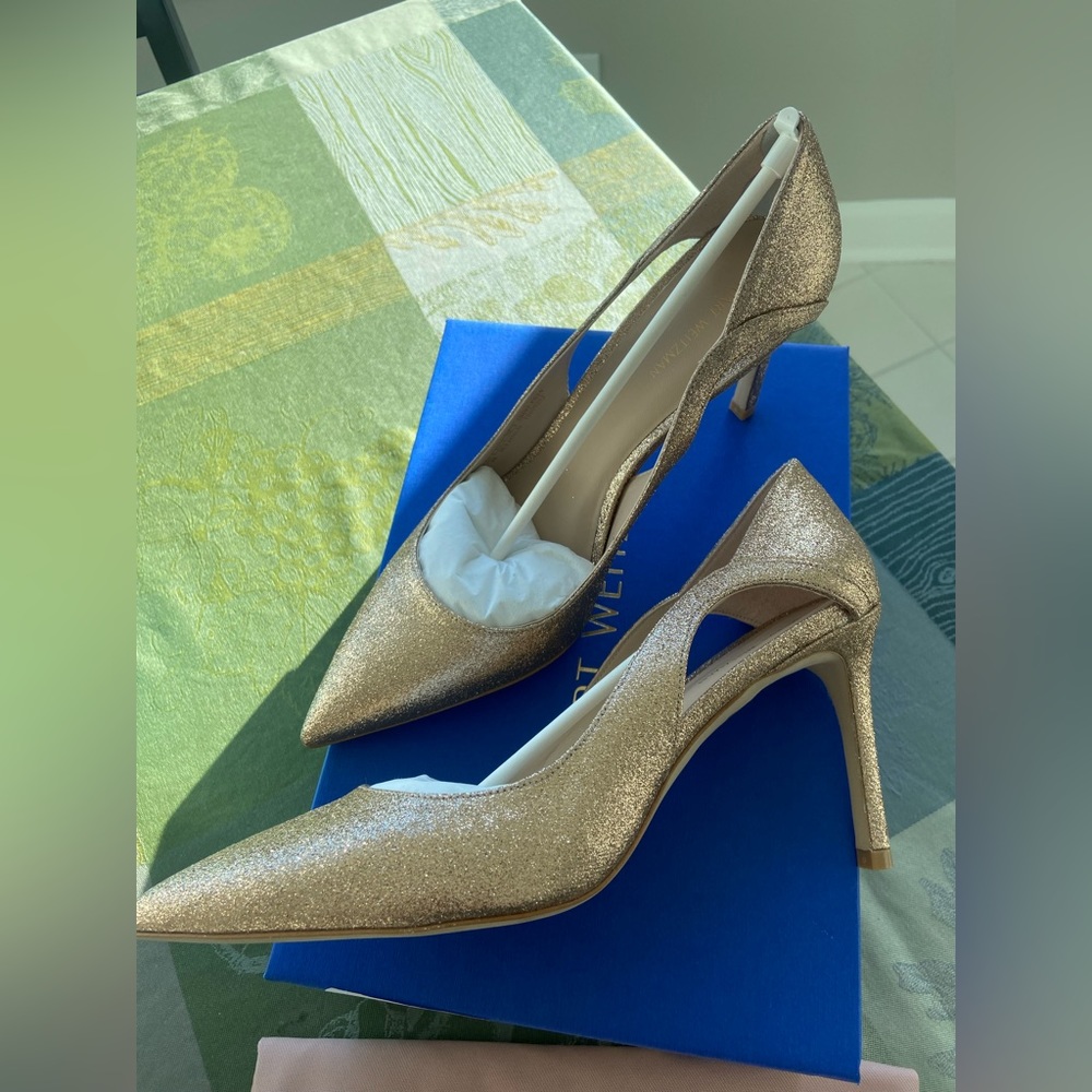 Stuart Weitzman Mariposa Pump - image 1